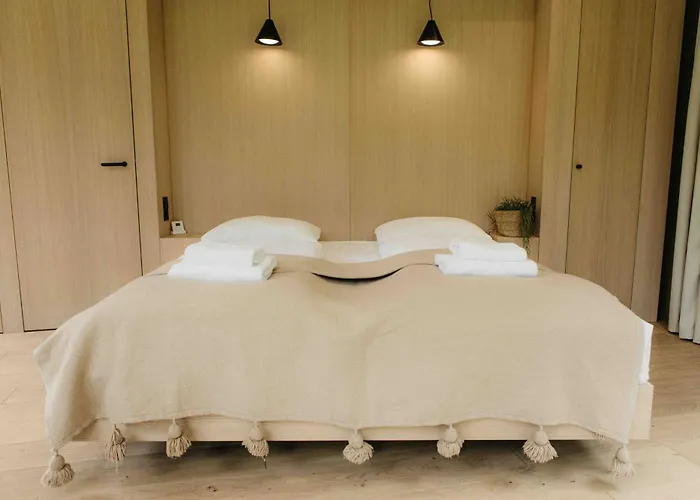 Lumipod - Luxe Glazen Design‑Pod 度假居